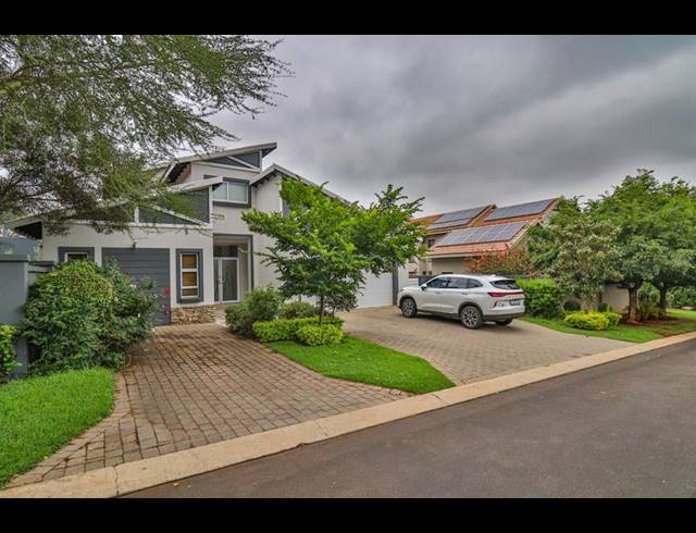 4 BEDROOM HOUSE FOR SALE IN MIDSTREAM ESTATE